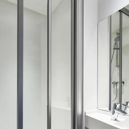 Hotelf1 Loubet * Villeneuve-Loubet