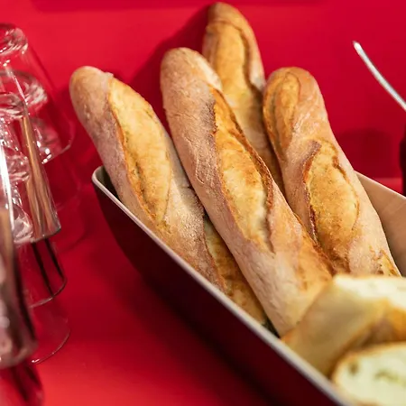 Hotelf1 Loubet * Villeneuve-Loubet