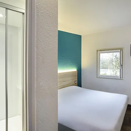 Hotelf1 Loubet Villeneuve-Loubet