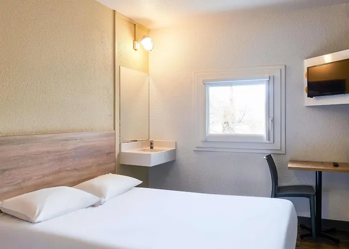 Hotelf1 Loubet Villeneuve-Loubet