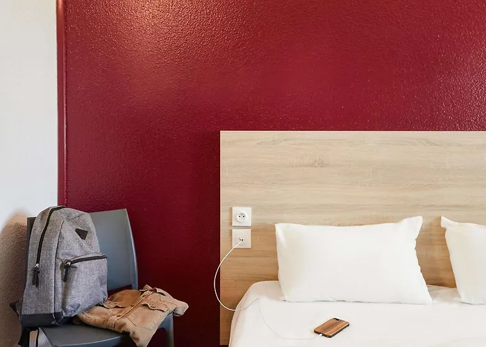 Hotelf1 Loubet Villeneuve-Loubet